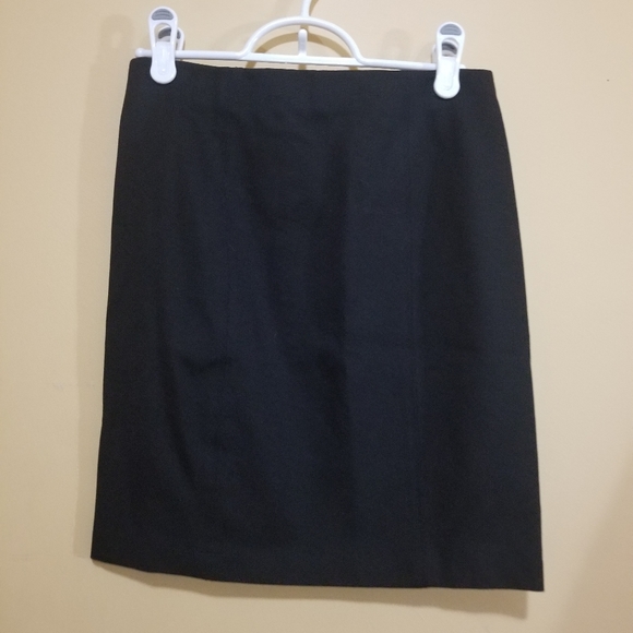 Aritzia Talula Mitford Skirt - Picture 3 of 4